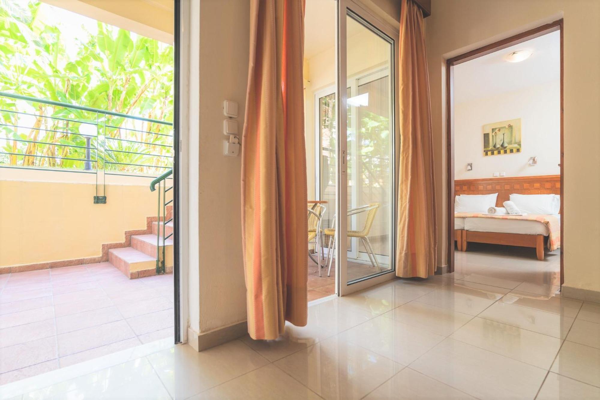 Helios Apartments Kato Daratso Exterior photo