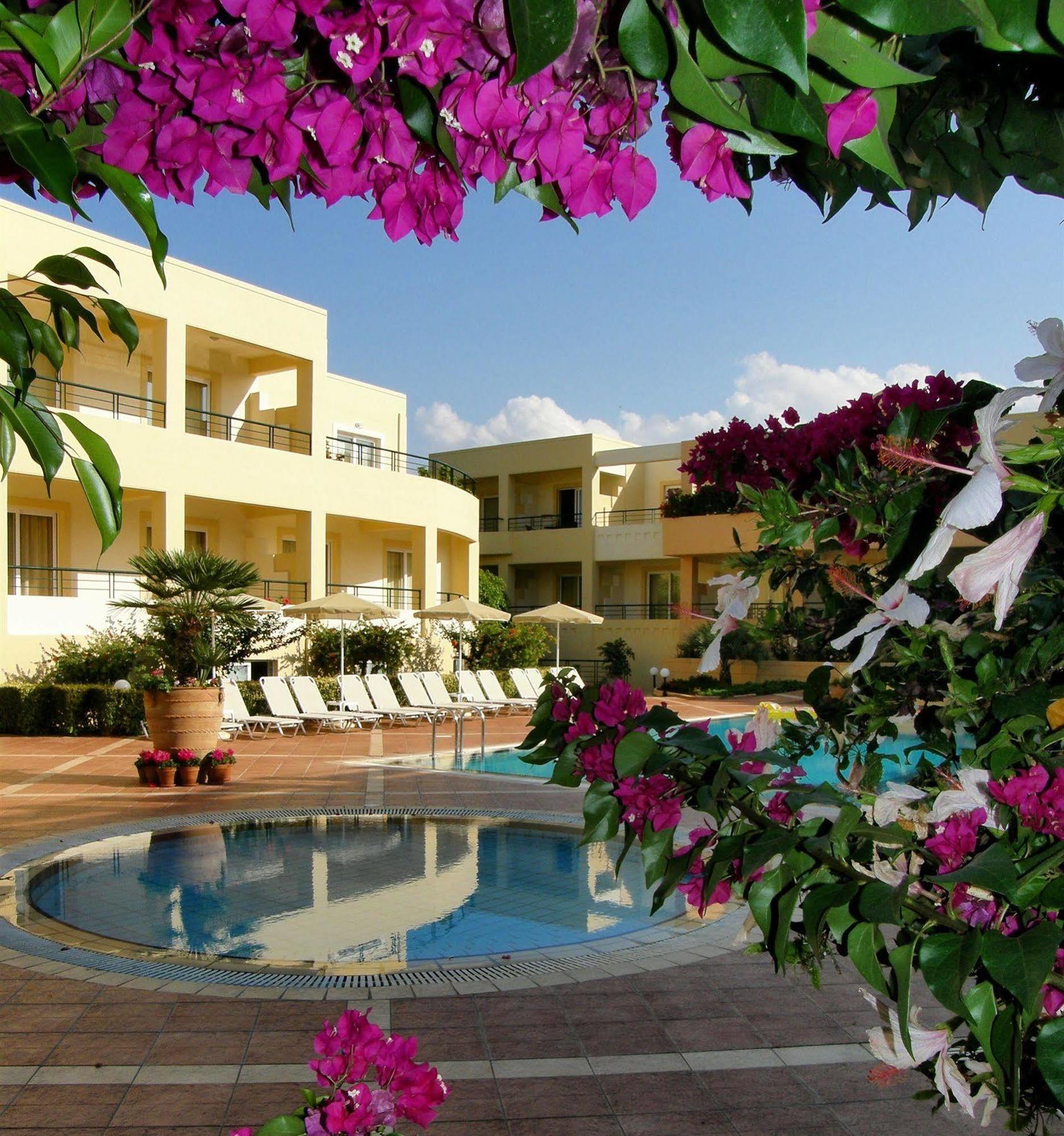 Helios Apartments Kato Daratso Exterior photo